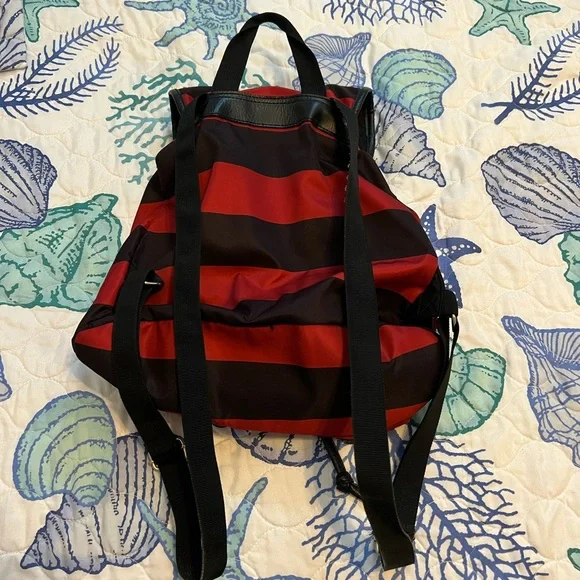 Gryffindor Drawstring Small Backpack 🦁 - Picture 2 of 5